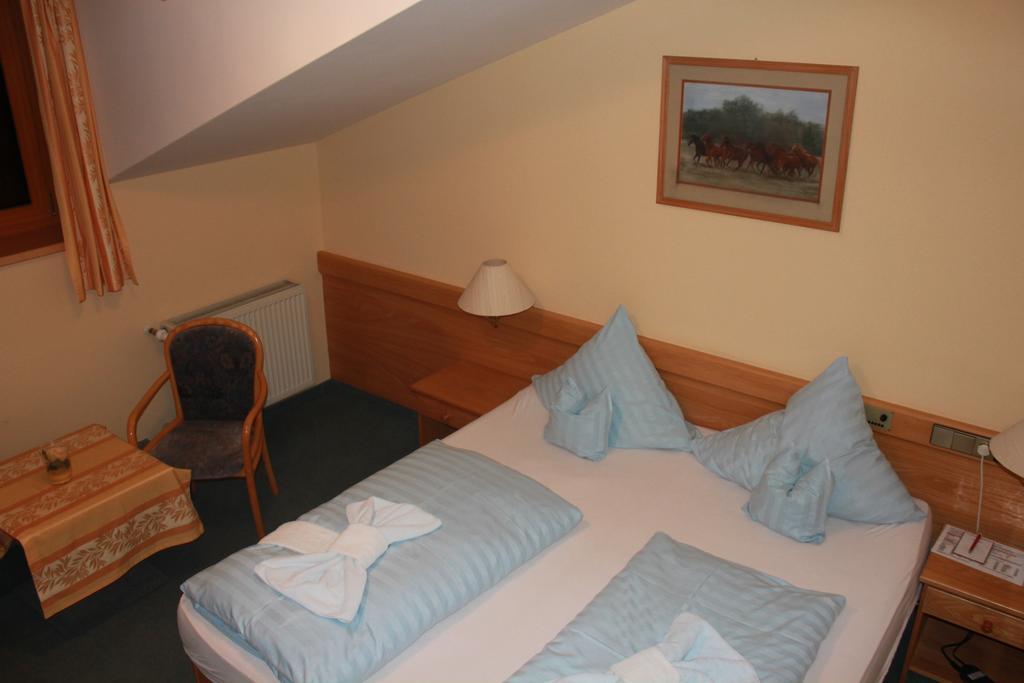 Landgasthaus & Hotel Kurfer Hof Bad Endorf Room photo