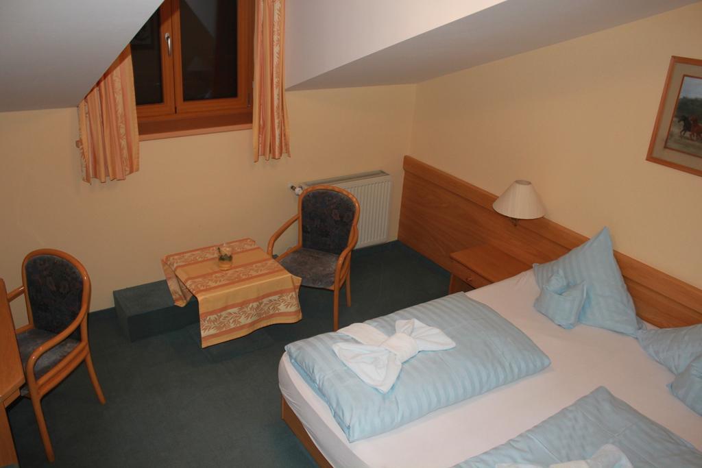 Landgasthaus & Hotel Kurfer Hof Bad Endorf Room photo