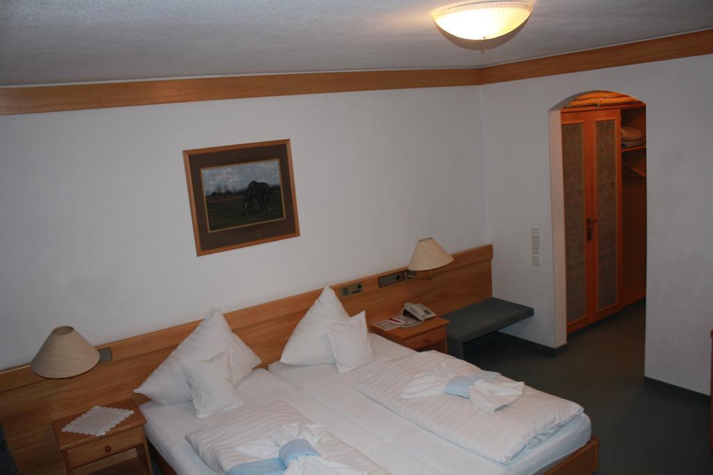 Landgasthaus & Hotel Kurfer Hof Bad Endorf Room photo